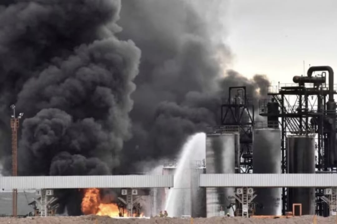 Argentina: Incendio y explosión en una refinería de Neuquén 