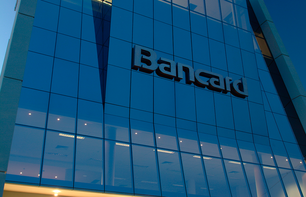 Propietarios de negocios de PJC reclaman a Bancard cumplimiento de pago tras promoción de ventas