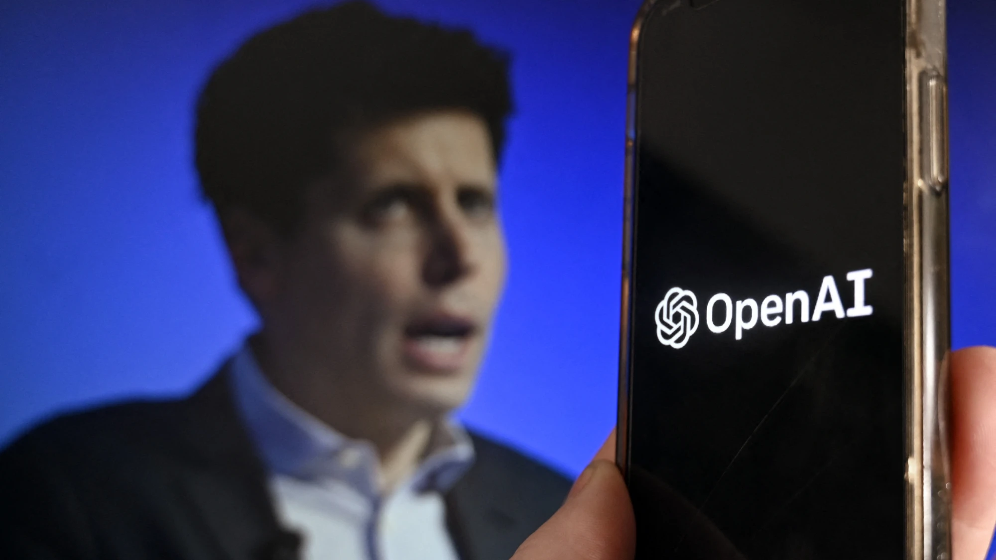 Inteligencia artificial: Cientos de empleados de OpenAI amenazan con renunciar e irse a Microsoft