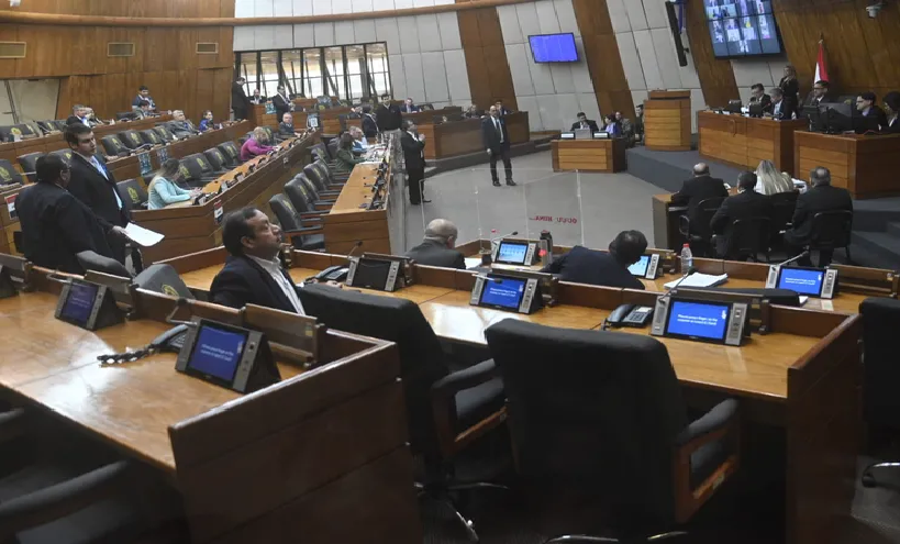 Cámara de Diputados reinicia sesión hoy