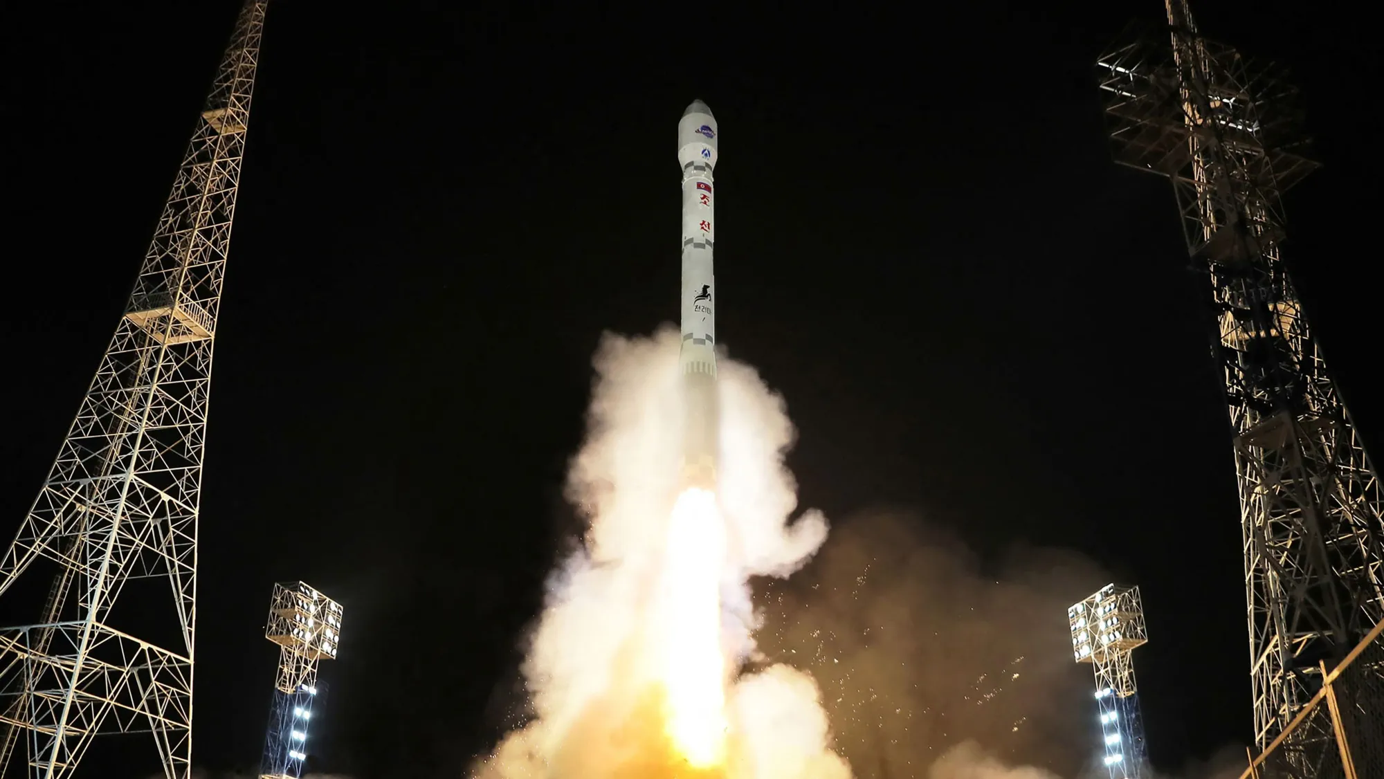 Corea del Norte responde a Corea del Sur lanzando un misil y suspendiendo el pacto militar bilateral