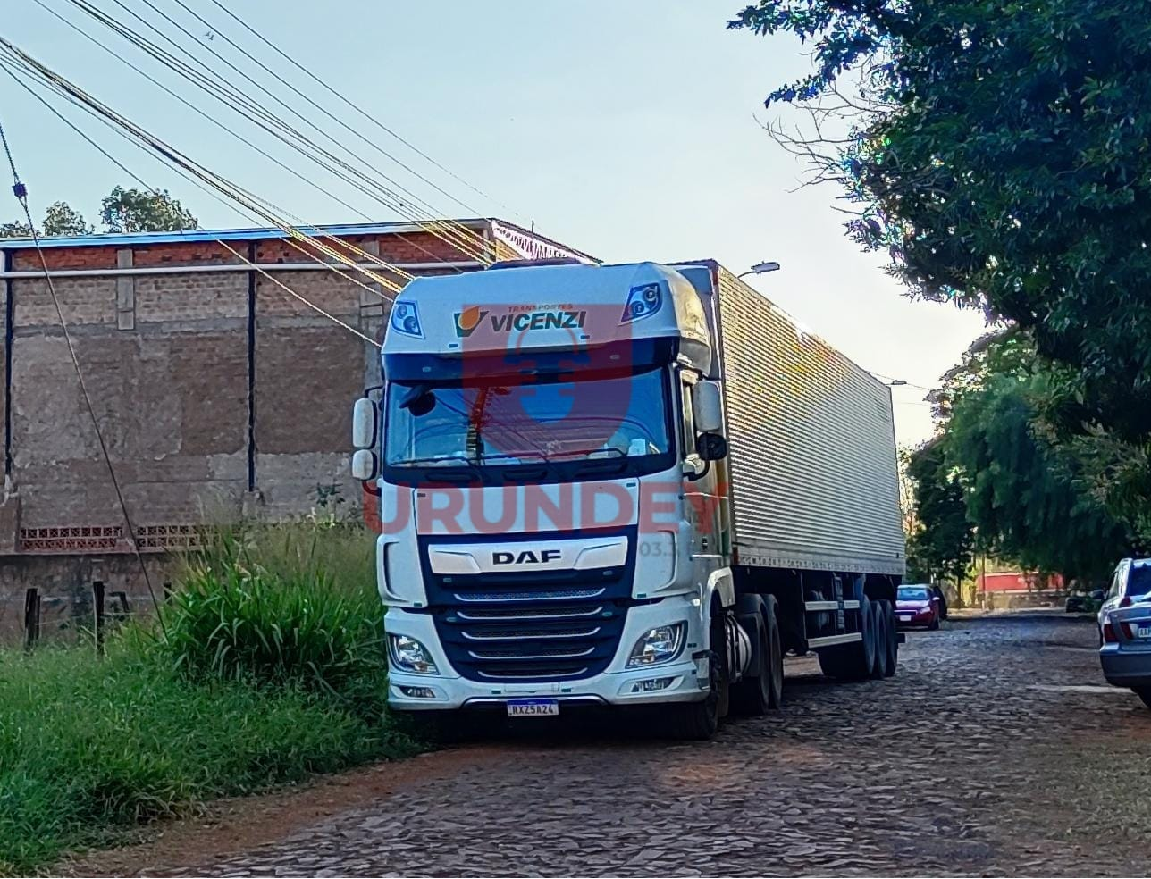 Departamento de Delitos Económicos Incauta Camión con Contrabando de Jugos en la Línea Internacional